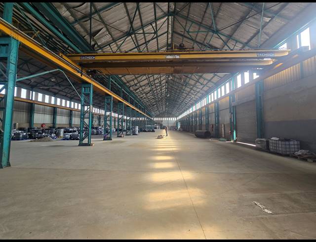 3,000M² WAREHOUSE TO LET IN BOKSBURG EAST
